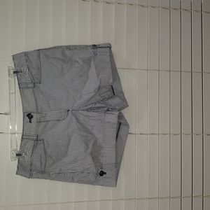 White House Black Market 4 seer suckered cuffed button nautical shorts